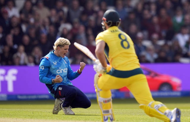 Jacob Bethell celebrates after dismissing Mitchell Marsh