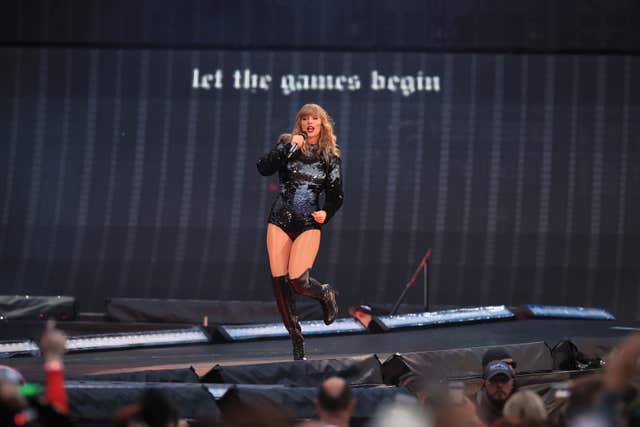 Taylor Swift - Let the games BEGIN.