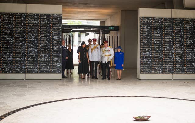 The Sussexes also visited the Hall Of Service, which contains 1,700 soil samples from each town, suburb and district in New South Wales listed as an address for First World War enlistees