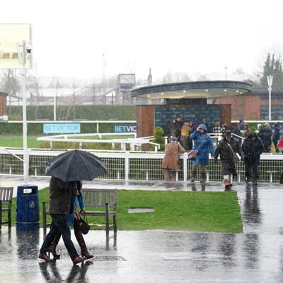 St Simon and Horris Hill moved to Newmarket after Newbury abandonment