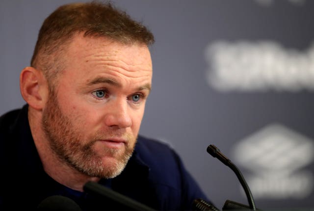 Wayne Rooney has defended his fellow professionals from external pressures.