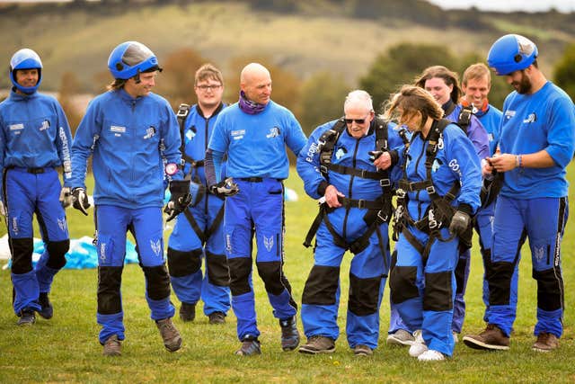 94-year-old D-Day veteran fundraising skydive