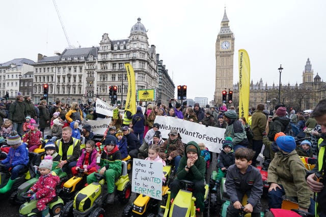 Farmers protest in front of Big Ben