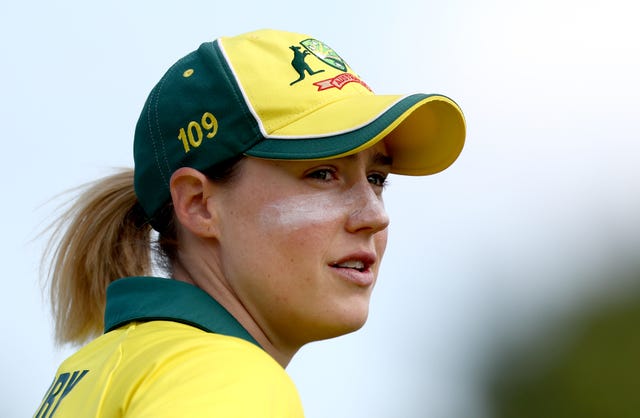 Ellyse Perry was a senior international footballer and cricketer at the age of 16