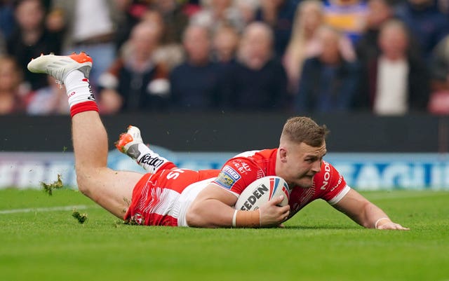 Matty Lees scores St Helens’ first try