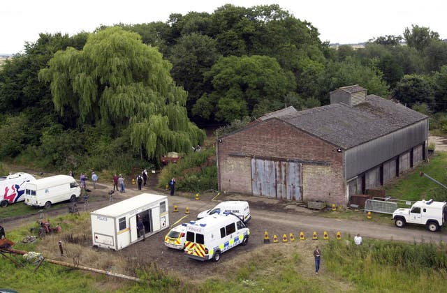 Police and media in the grounds of Tony Martin’s farm in Emneth Hungate, Norfolk