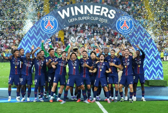 PSG lift the trophy