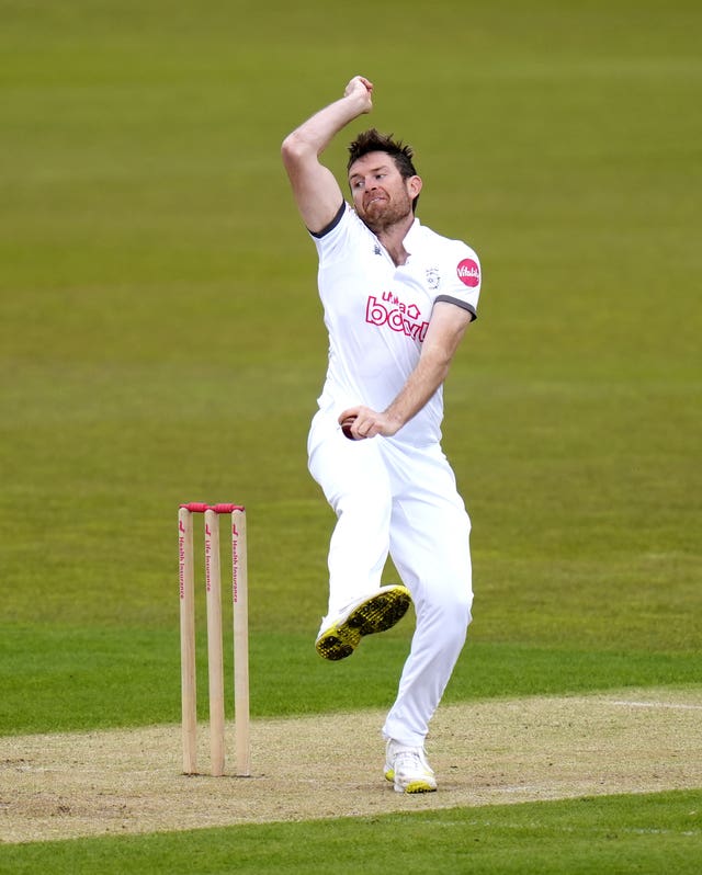 Liam Dawson bowling