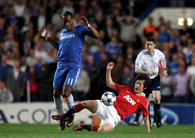 Park Ji-sung, right, and Didier Drogba