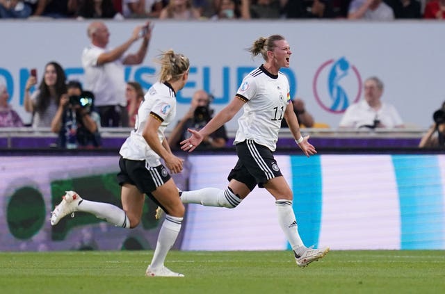 Alexandra Popp celebrates scoring for Germany