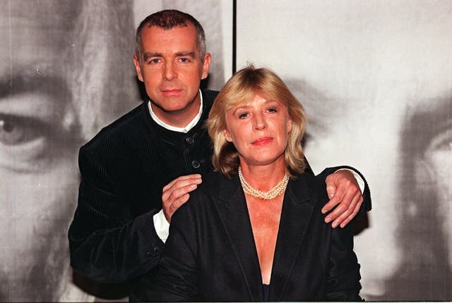 Neil Tennant of The Pet Shop Boys with Marianne Faithfull at a photocall in the Park Lane Hotel in 2009 