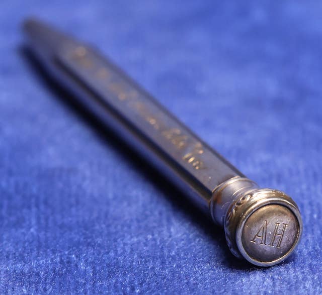 Auctioneer urged to stop sale of Hitler-linked items