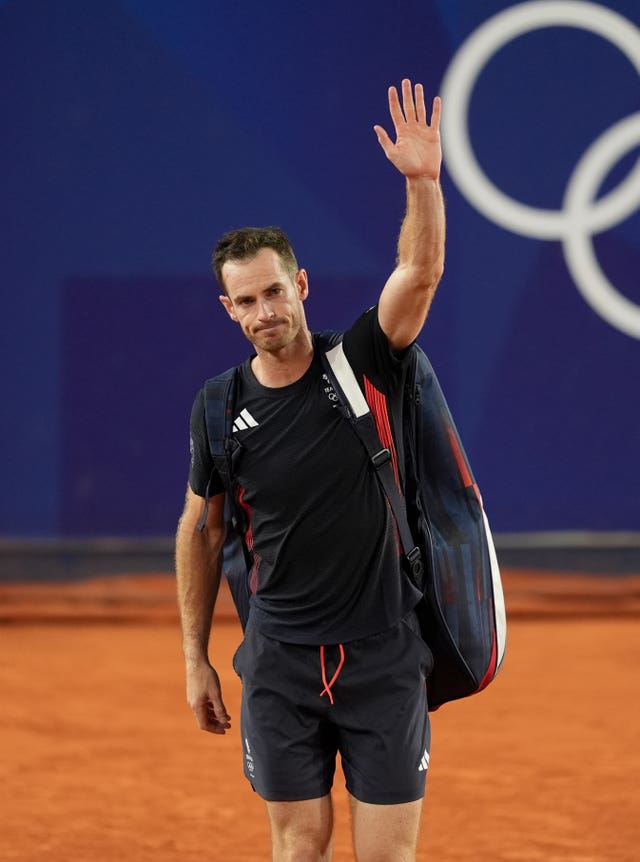 Great Britain’s Andy Murray waves bye to the crowd at Roland Garros.