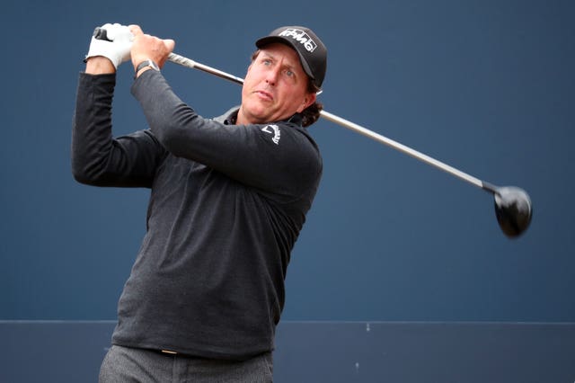 Tiger Woods v Phil Mickelson rematch File Photo