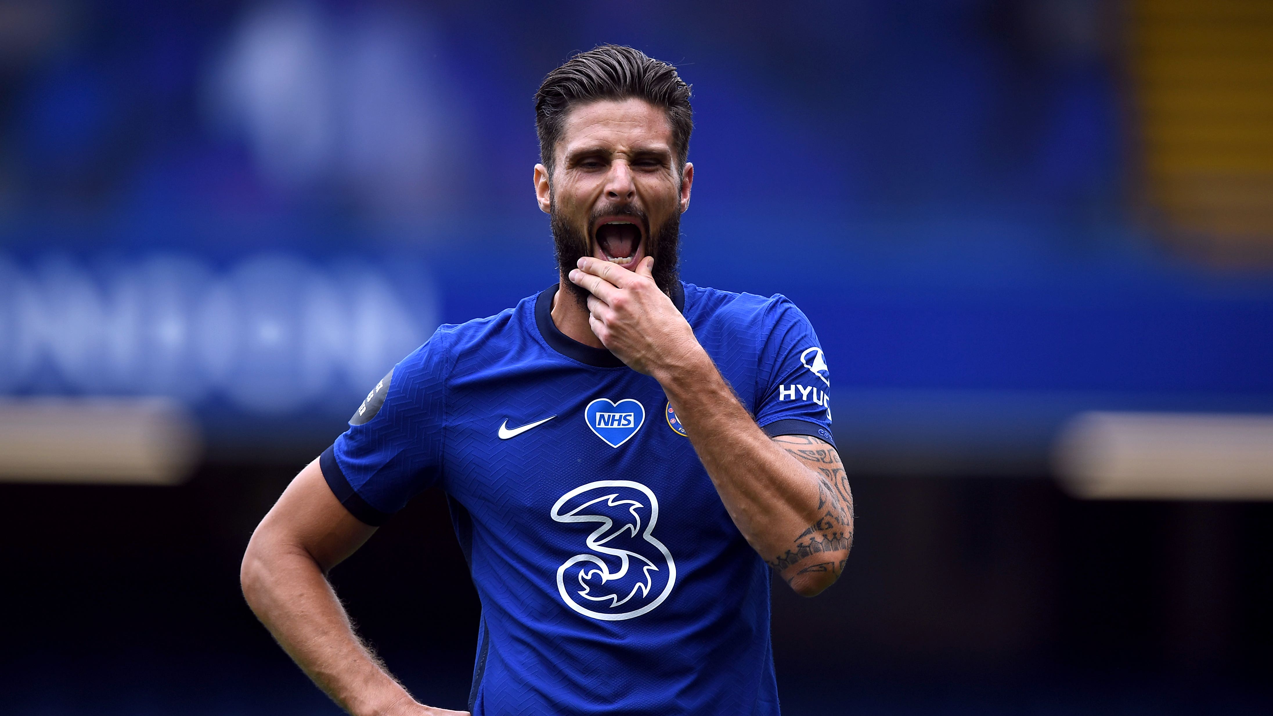 Olivier Giroud keen to stay at Chelsea despite Juventus interest | BT Sport