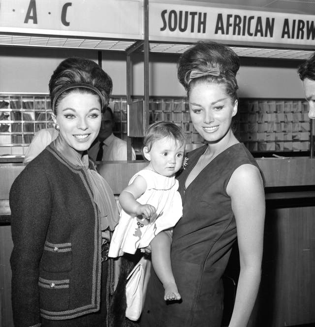 Joan and Jackie Collins – London Airport