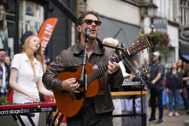 Cian Ducrot performing at the Dublin portal streaming live to New York, Vilnius and Lublin