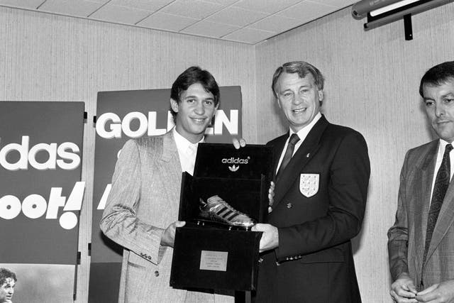 Soccer – Gary Lineker and Bobby Robson –