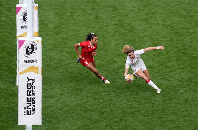 Ellie Kildunne scored beneath the posts for England