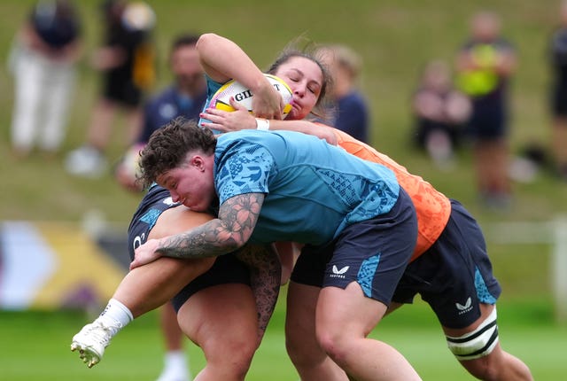Hannah Botterman tackling