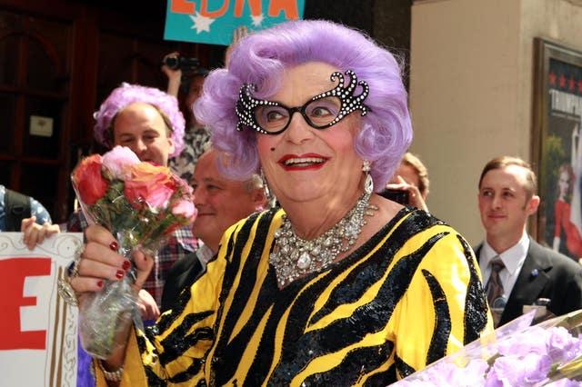  Barry Humphries