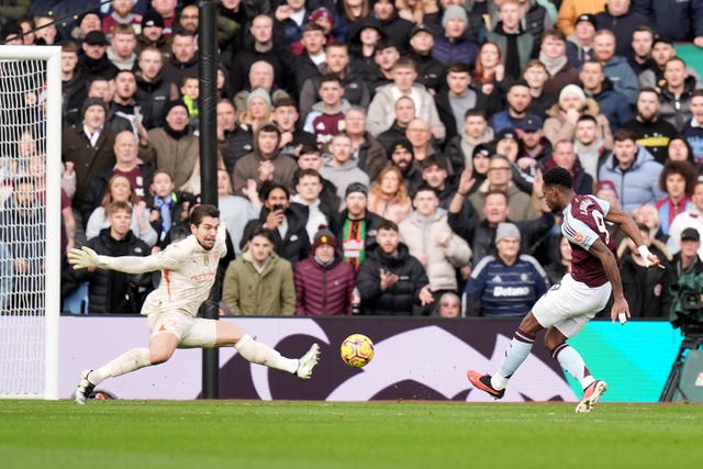 Aston Villa’s Jhon Duran side-foots the ball past Manchester City goalkeeper Stefan Ortega