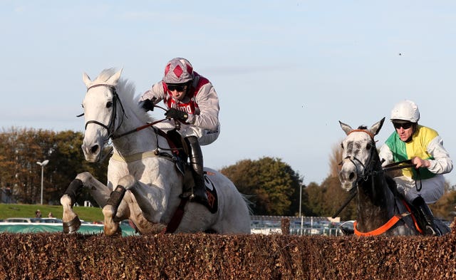 Smad Place winning the Monet’s Garden Old Roan at Aintree