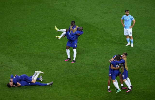 Chelsea players celebrate at full-time 