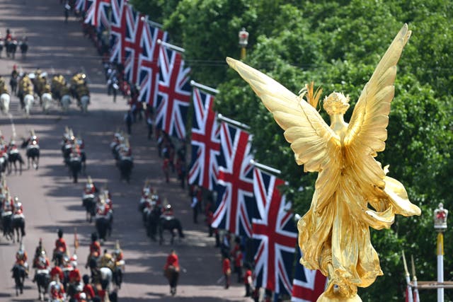 The Royal Procession heads down the Mall 