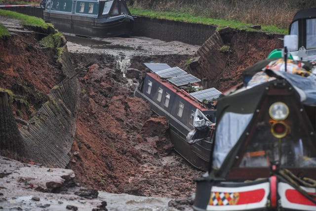 Narrowboats at the site of the sinkhole