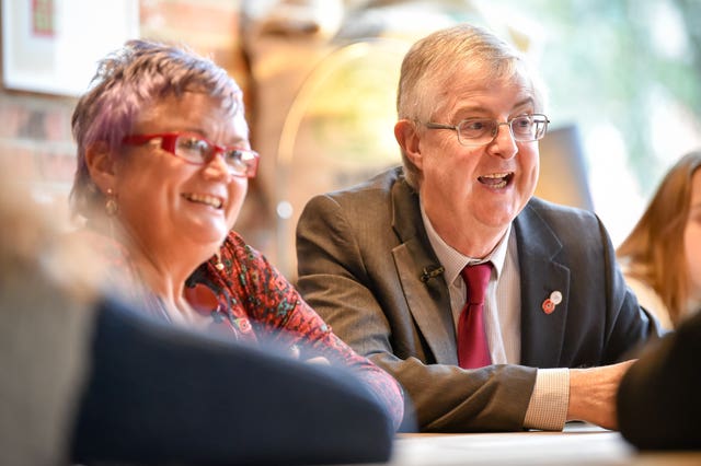 Carolyn Harris with Welsh Labour leader Mark Drakeford 