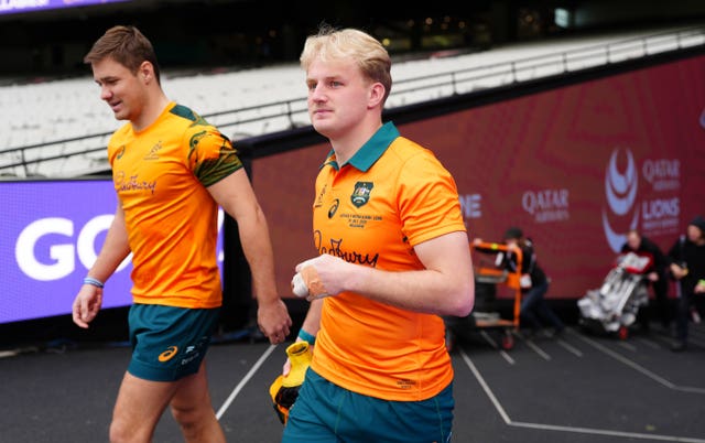 Australia’s Tom Lynagh, right