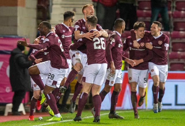 Hearts booked their place in the Scottish Cup semi-finals