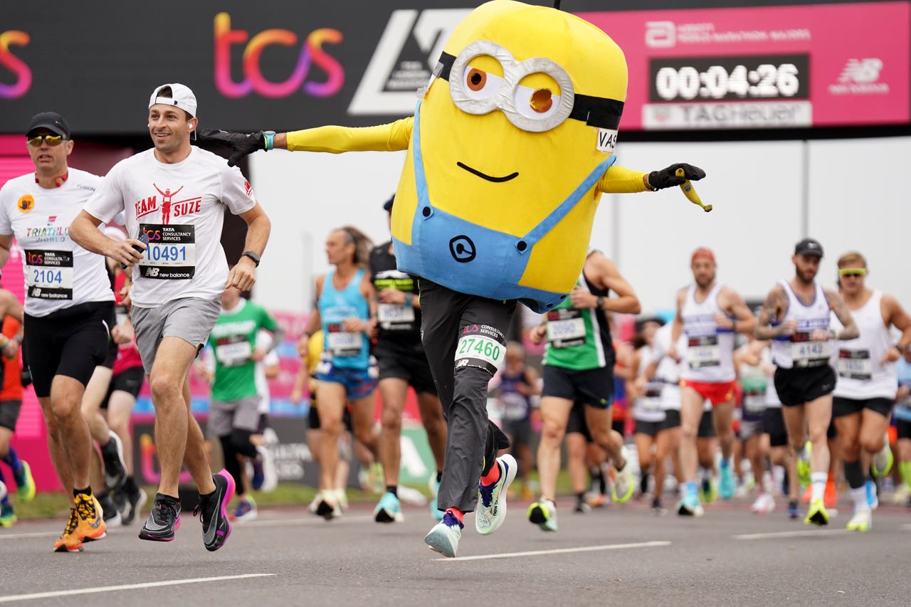 Thousands of runners take part in colourful London Marathon Daily Echo