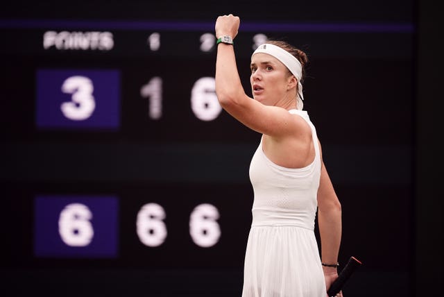 Elina Svitolina raises her fist in celebration