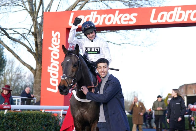 Nico de Boinville celebrates on Constitution Hill 