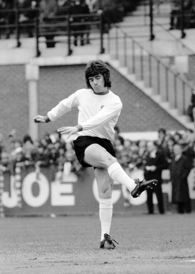 william-leads-tributes-after-death-of-truly-remarkable-footballer