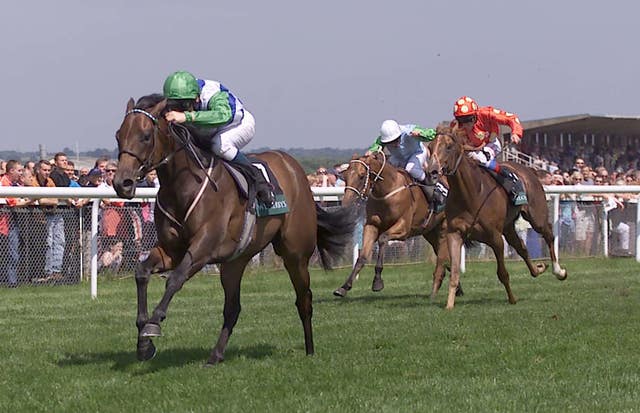Superstar Leo won the Molecomb and Super Sprint with Hills on board 
