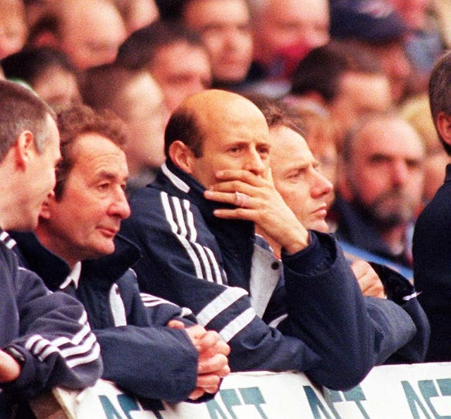 Attilio Lombardo, centre