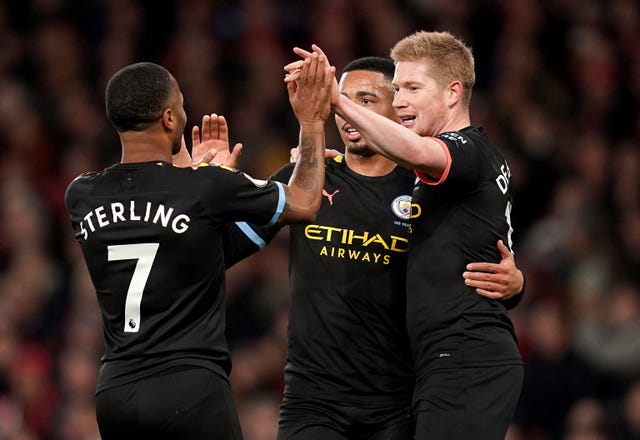De Bruyne, right, was in fine form at the Emirates Stadium