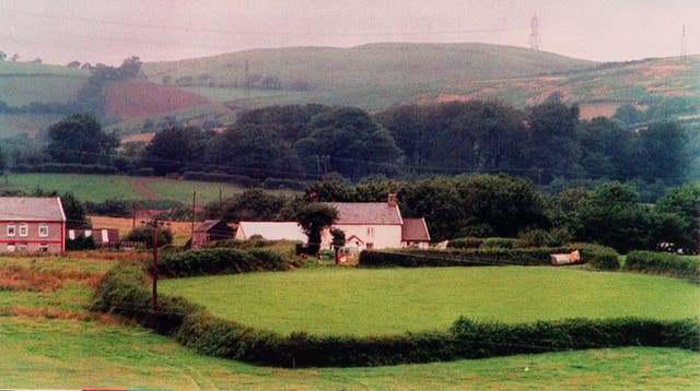 COURTS Tooze farmhouse