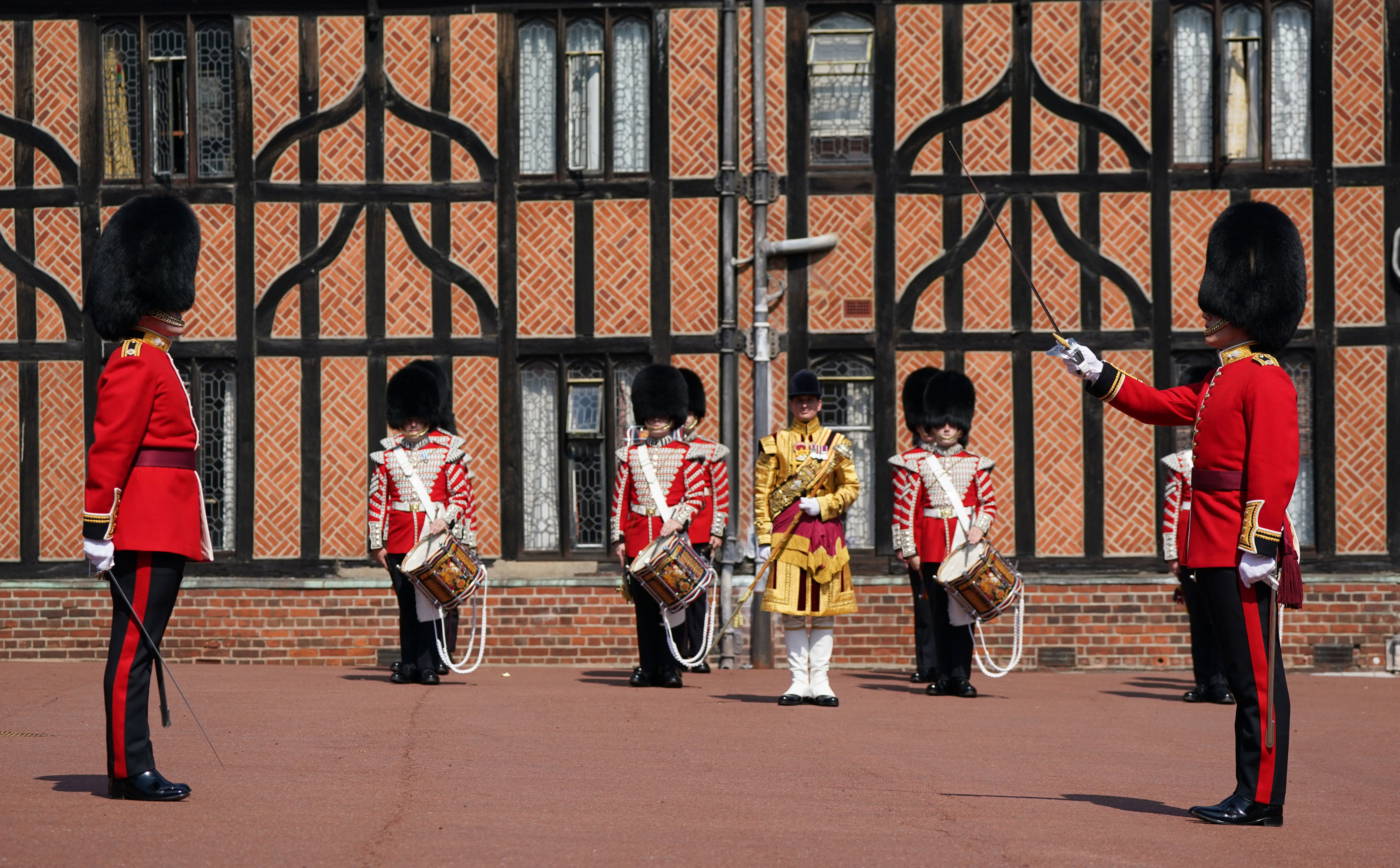 Changing Of The Guard Returns To Windsor Castle - Anglotopia.net