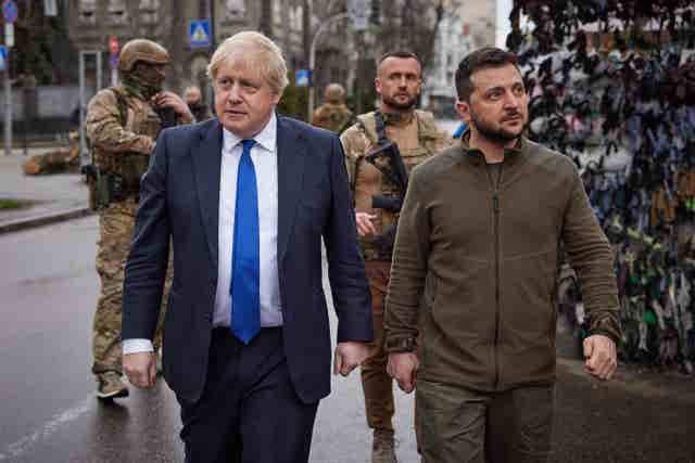 Prime Minister Boris Johnson walks with President of Ukraine Volodymyr Zelensky