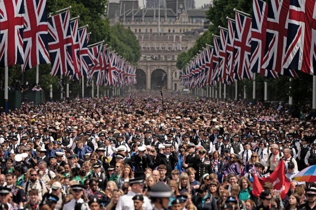 Platinum Jubilee crowds