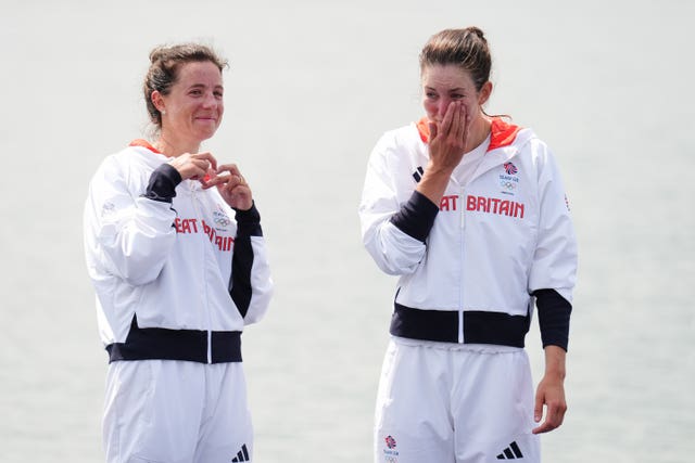  Emily Craig and Imogen Grant show their emotions