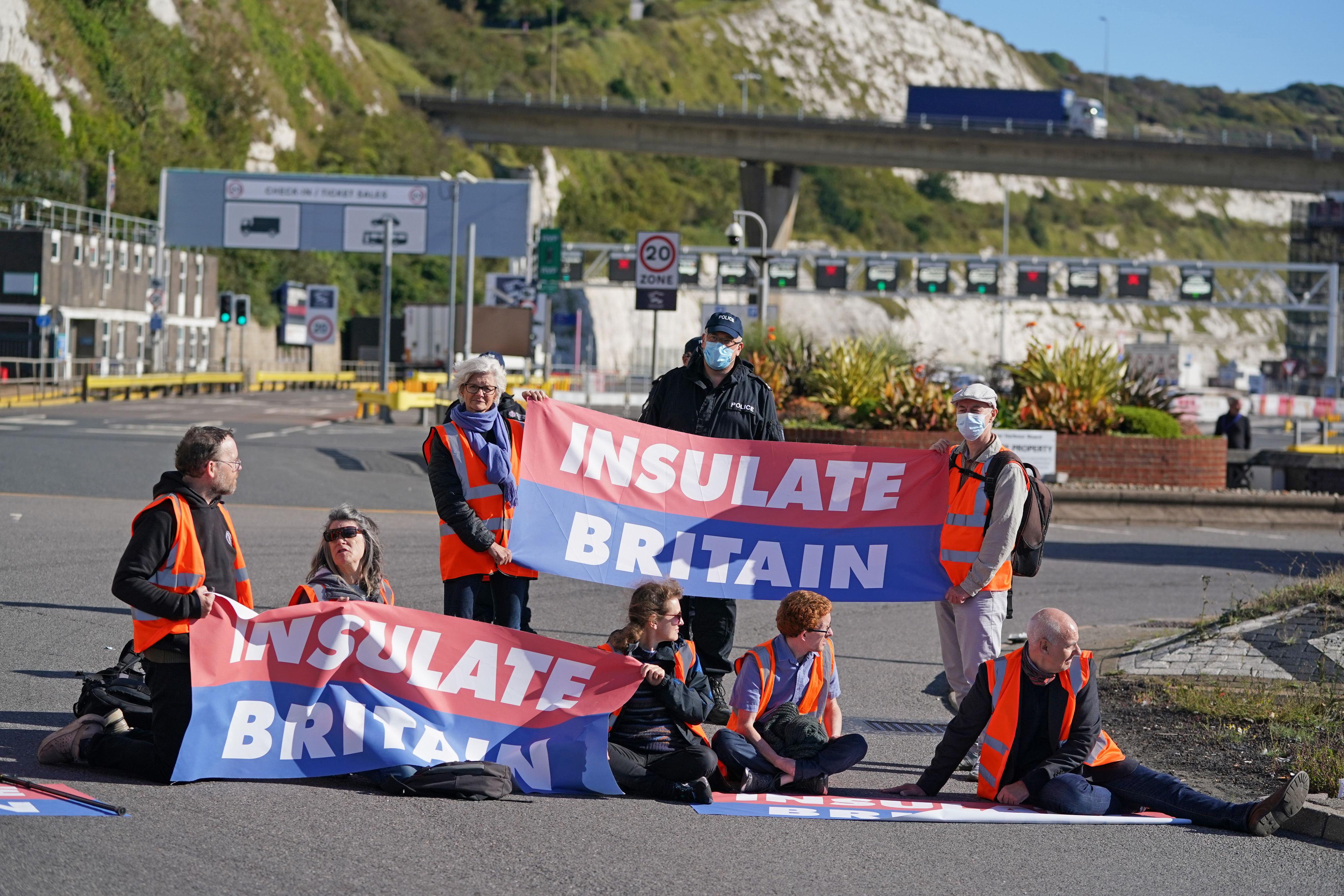 Three Days Of Insulate Britain Protests Cost Almost 900 000 High   2.62633694 