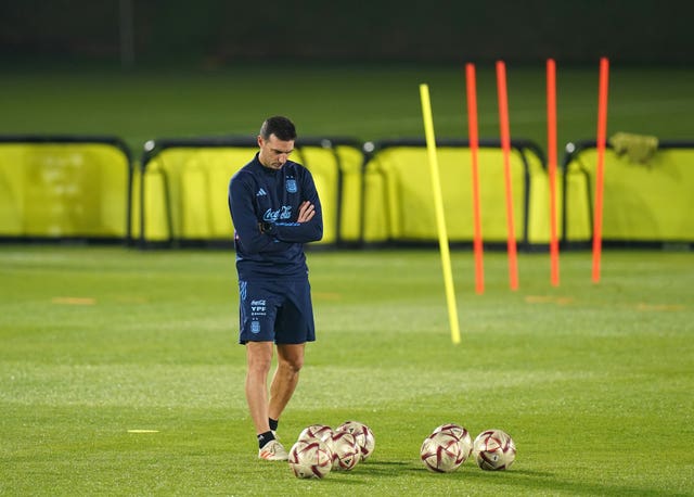 Argentina manager Lionel Scaloni during a training session at Qatar University