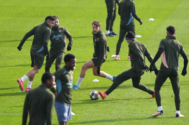 Manchester City’s Nico Gonzalez (centre) during a training session