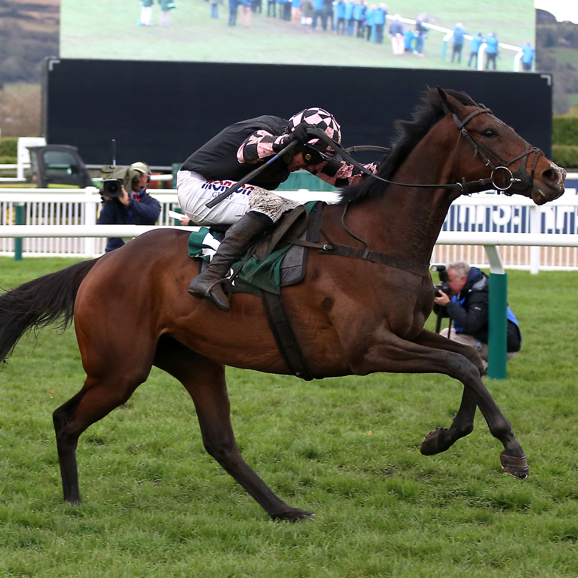 Ch’tibello powers clear up the hill