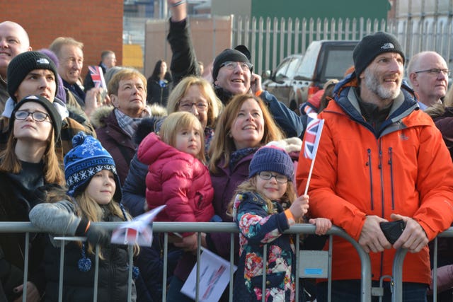 Crowds wait for HMS Queen Elizabeth